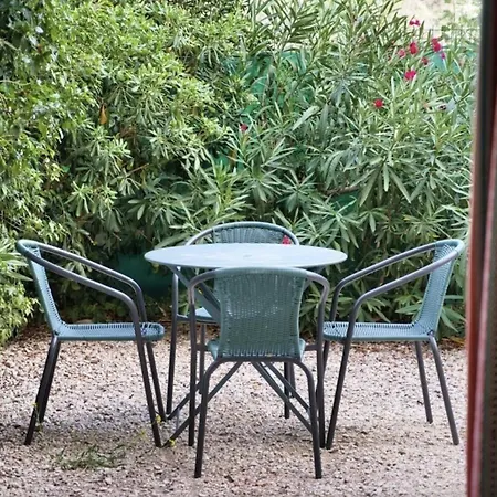 Pres Avignon Clim Parking Jardin Les Angles (Gard)